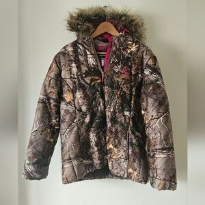 Realtree Camouflage Jacket With Pink Accents And Faux Fur Trim 2XL